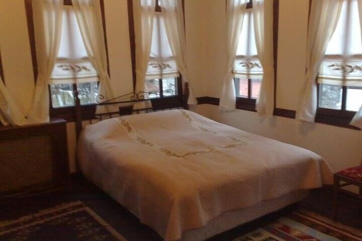 Room 5 of 15