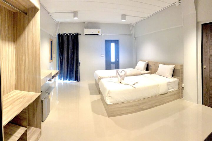 Room 3 of 6