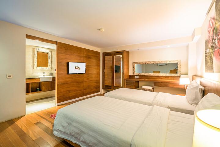 Room 7 of 53