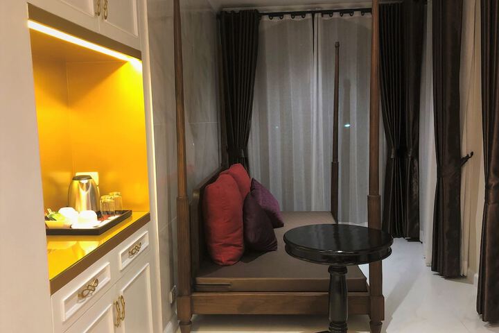 Room 26 of 89