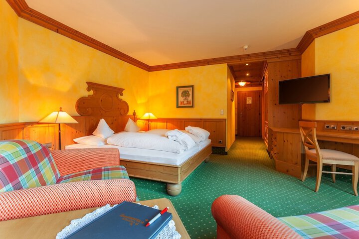 Room 15 of 43