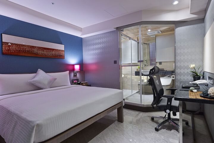 Room 8 of 55
