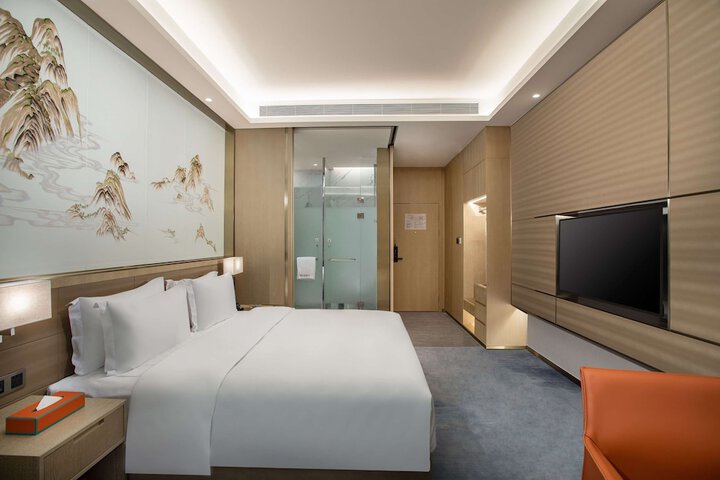 Room 5 of 19