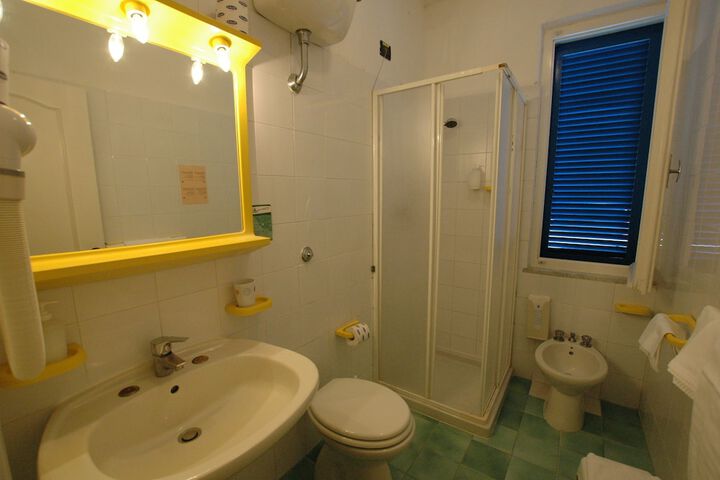 Room 21 of 59