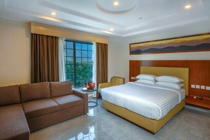 Room 3 of 7