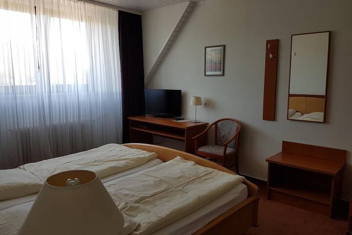 Room 18 of 68