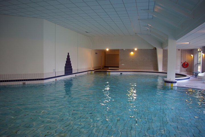 Hotel with Pool