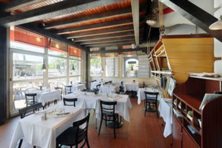Dining 96 of 102