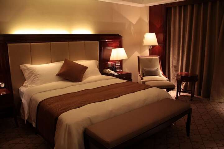 Room 16 of 36