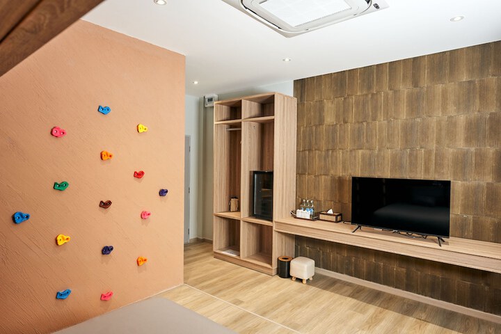 Room 13 of 52