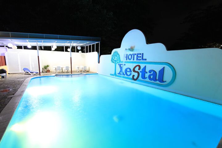 Pool 19 of 27