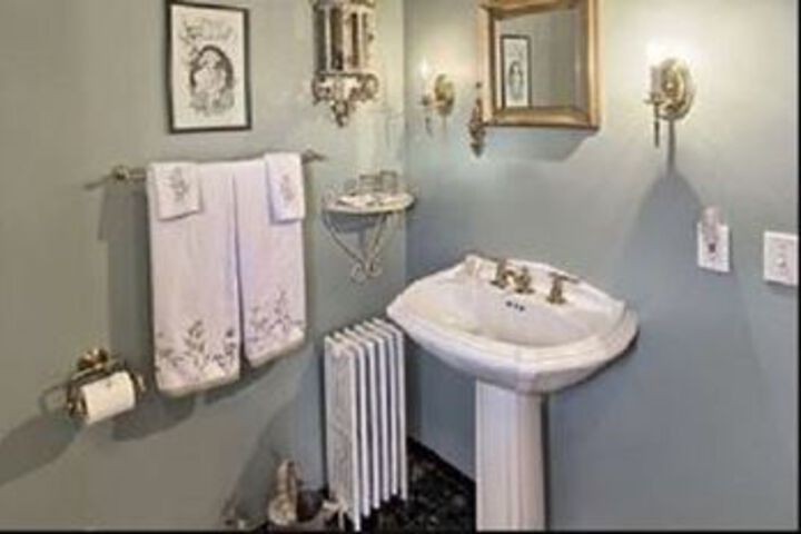 Room 6 of 26