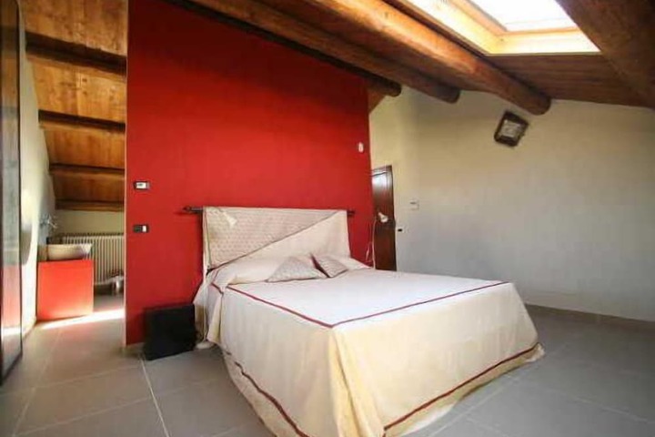 Room 7 of 70