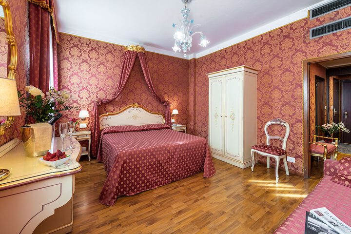 Room 21 of 87