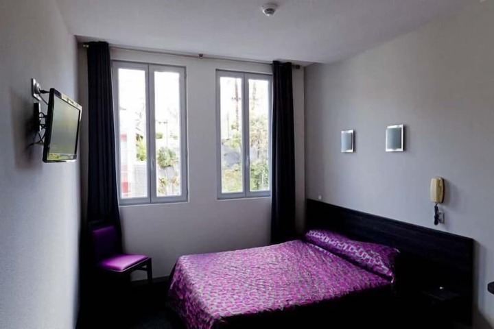 Room 10 of 45