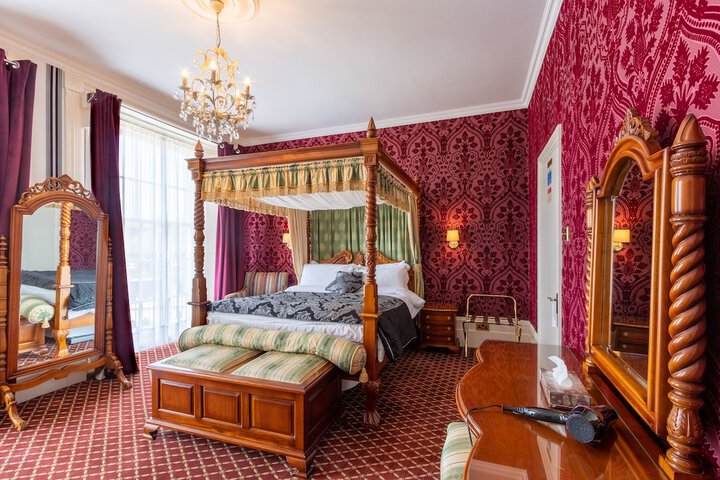 Room 15 of 35