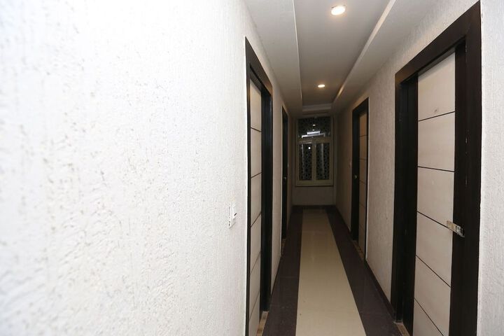 OYO 16003 HOTEL GLORIFY STAY