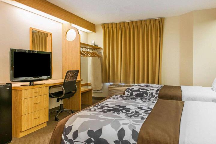 Double Accessible Queen Size Bed (2 of 4)