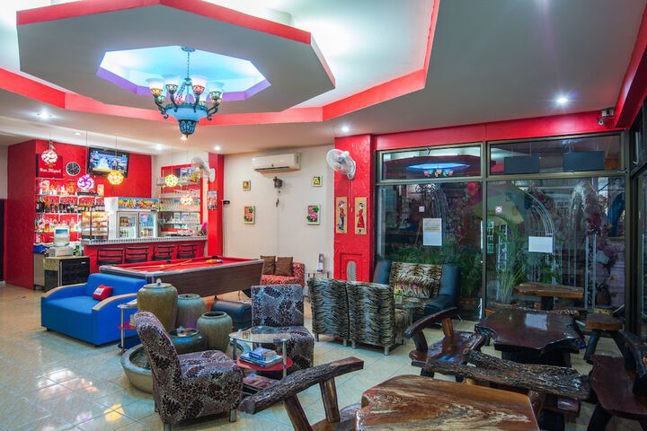 Entrance & Lobby
