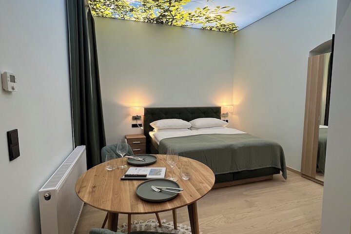 Room 26 of 83