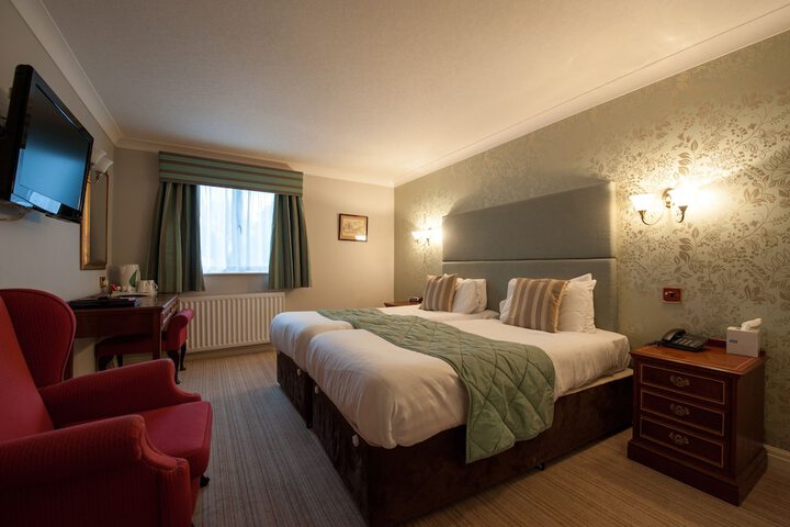Room 21 of 28