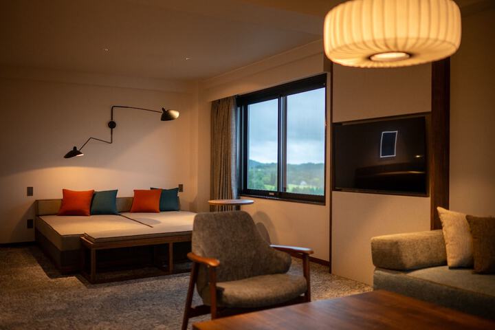 Room 18 of 200