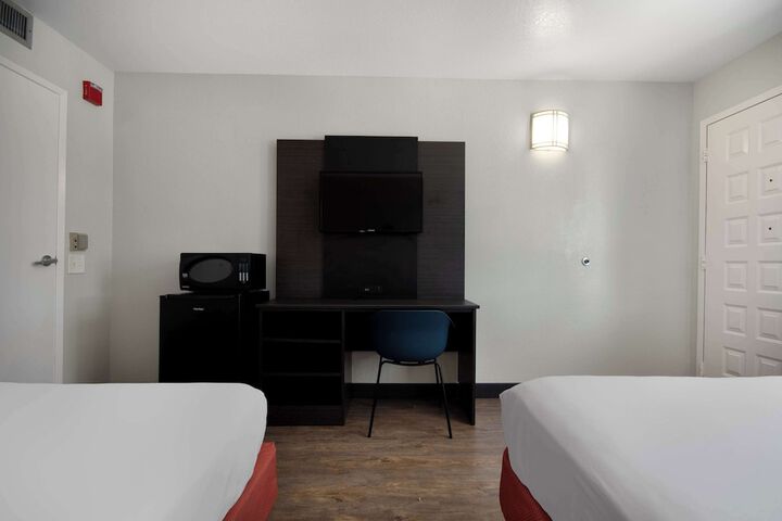 Room 20 of 35