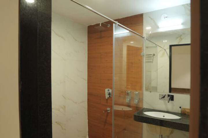 Room 62 of 102