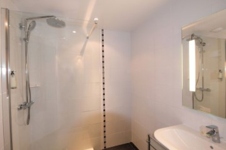 Room 41 of 86