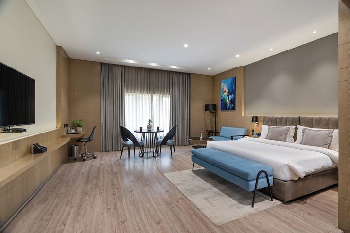 Room 6 of 47
