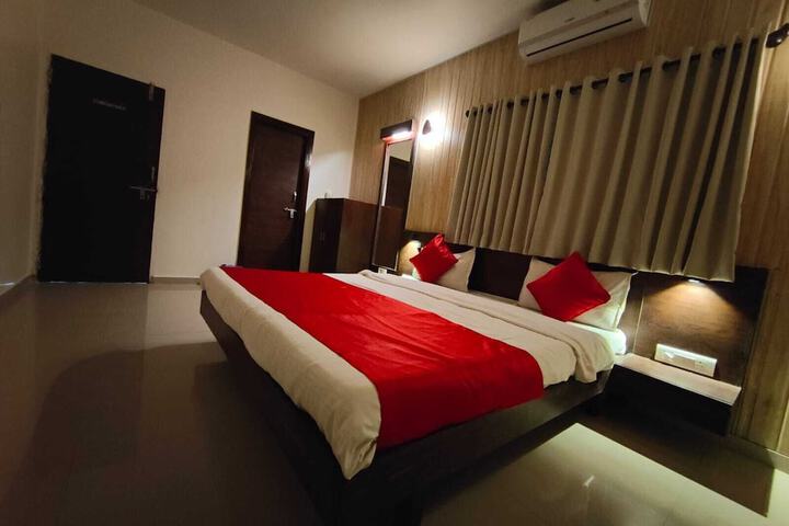 Room 4 of 13