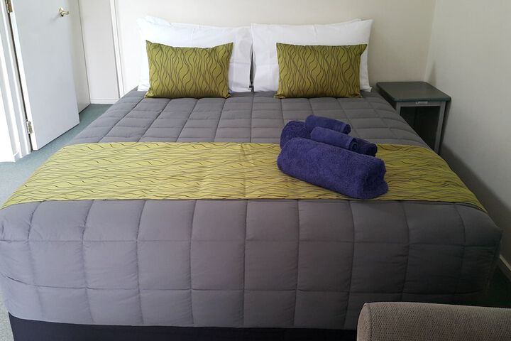 Room 2 of 68