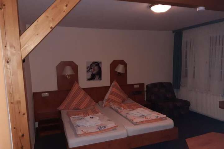 Room 7 of 26