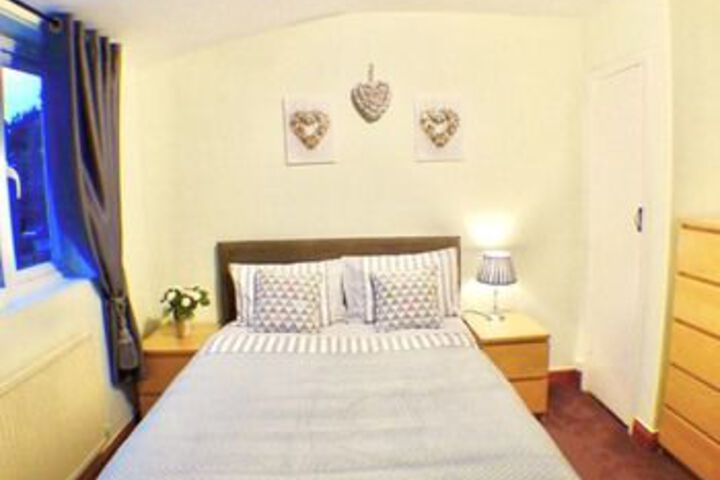 Room 4 of 15