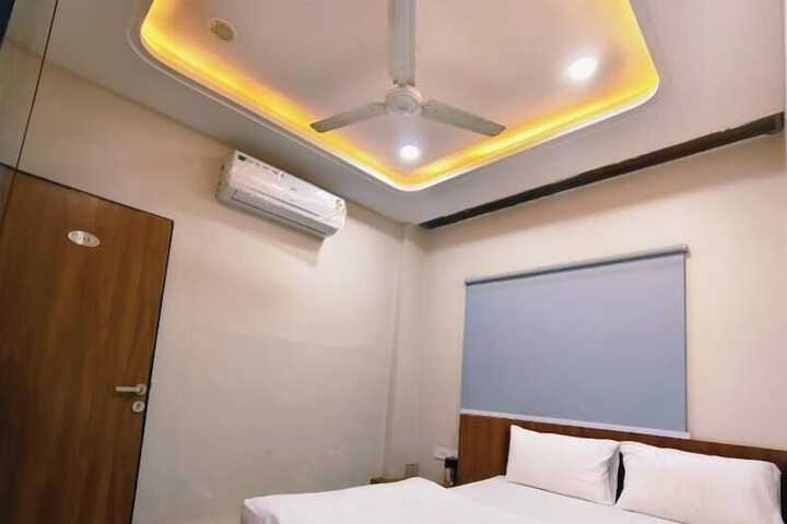 Room 2 of 19