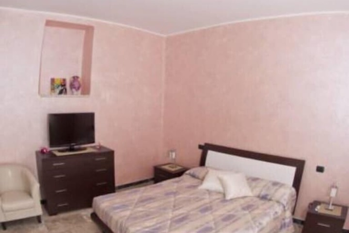 Room 13 of 37