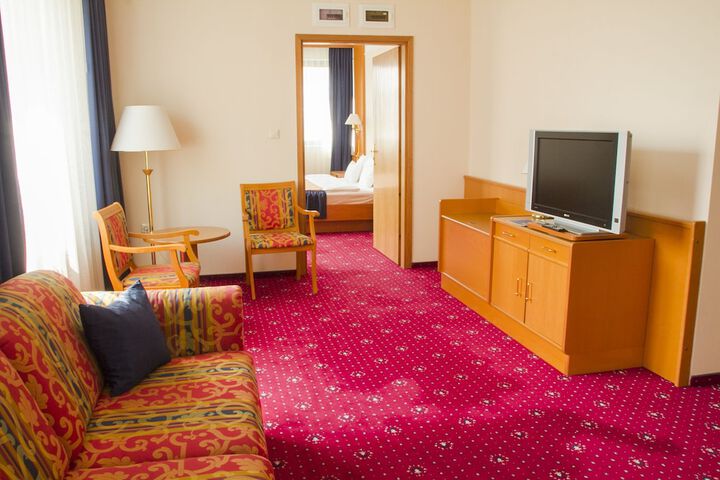 Room 13 of 81