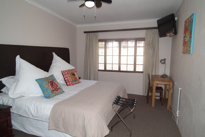 Room 9 of 120