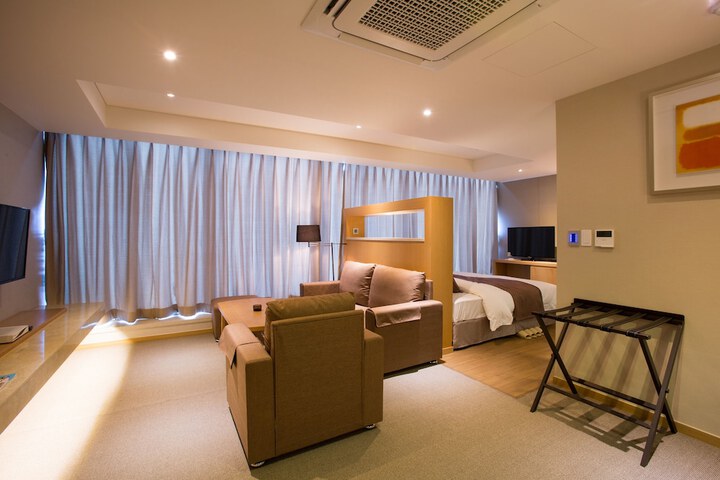 Room 65 of 145