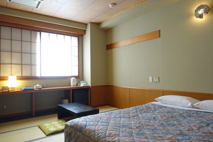Room 10 of 43