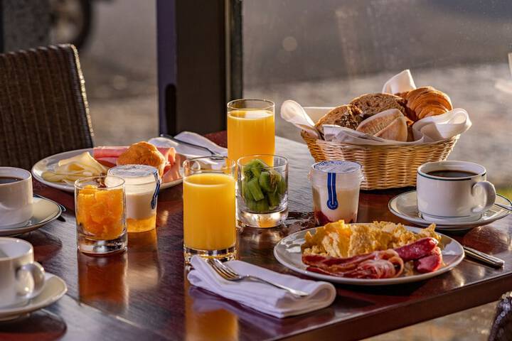 Breakfast meal