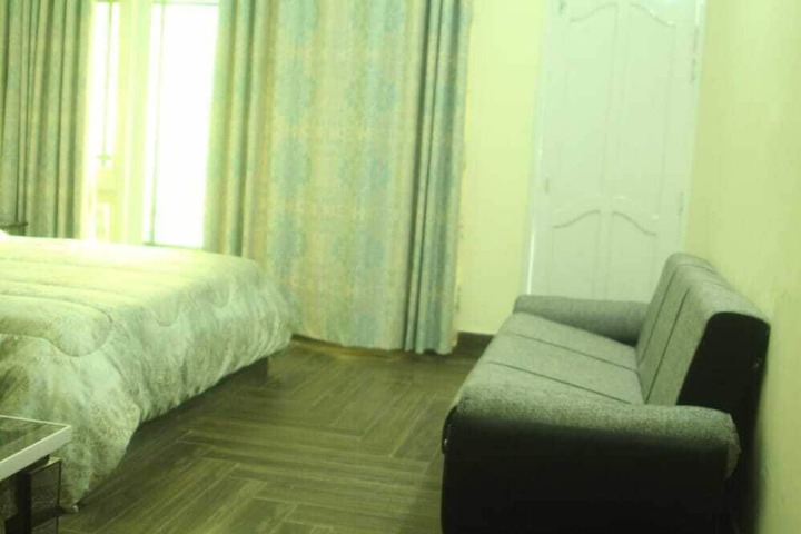 Room 12 of 23