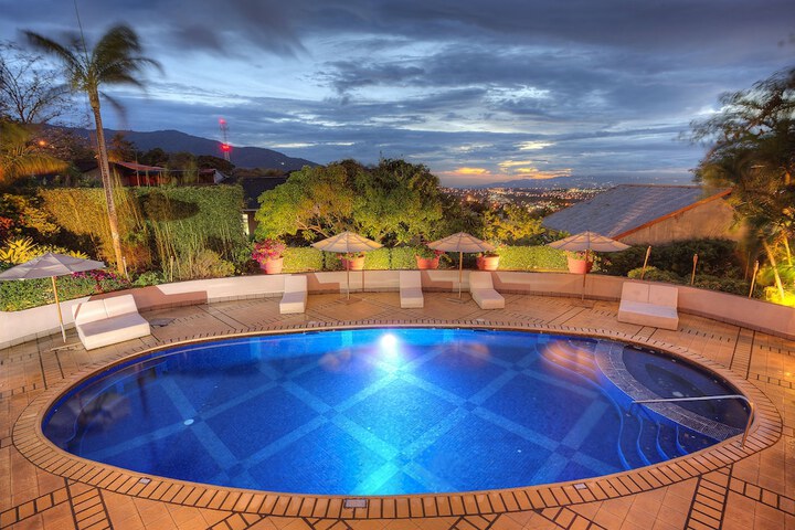 Pool 39 of 67