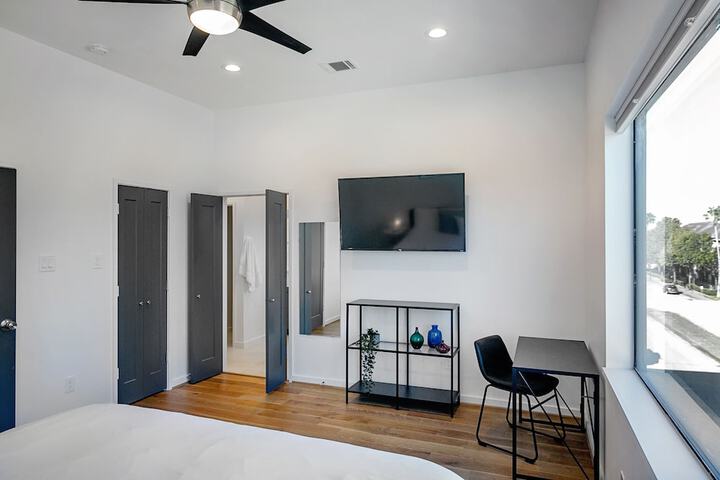 Room 17 of 61