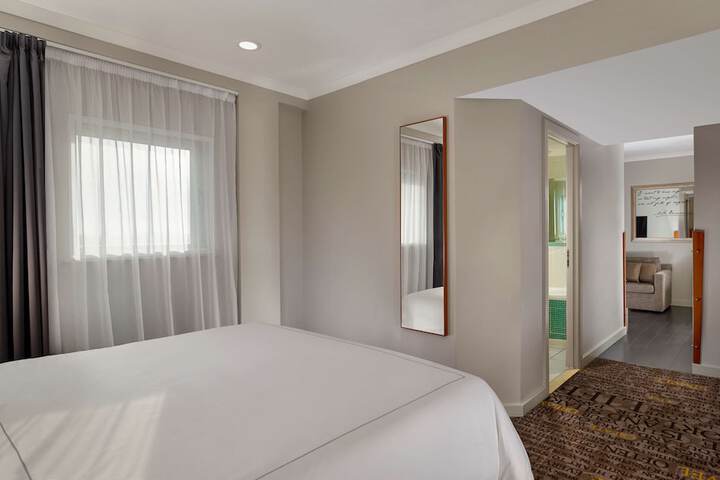 Room 16 of 62