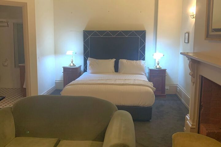 Room 8 of 89