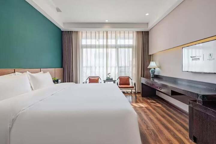Room 9 of 25