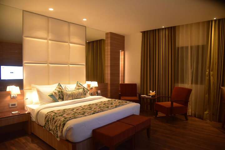 Room 18 of 105