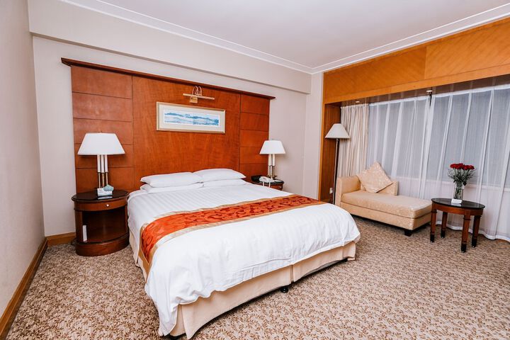 Room 28 of 90