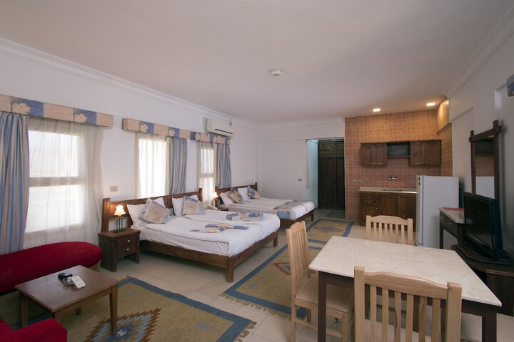 Room 13 of 70